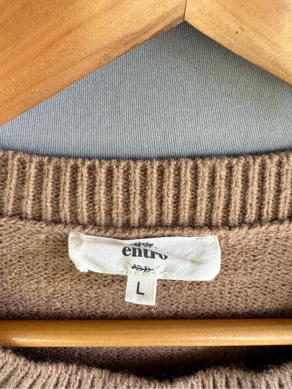 🎉5 for $45🎉 Entro sweater vest top size L